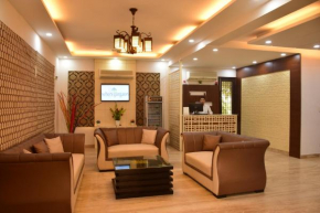 Гостиница When In Gurgaon - SUITES  Сектор 8
